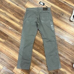 Men’s 34x32 polo twill pants. New with tags